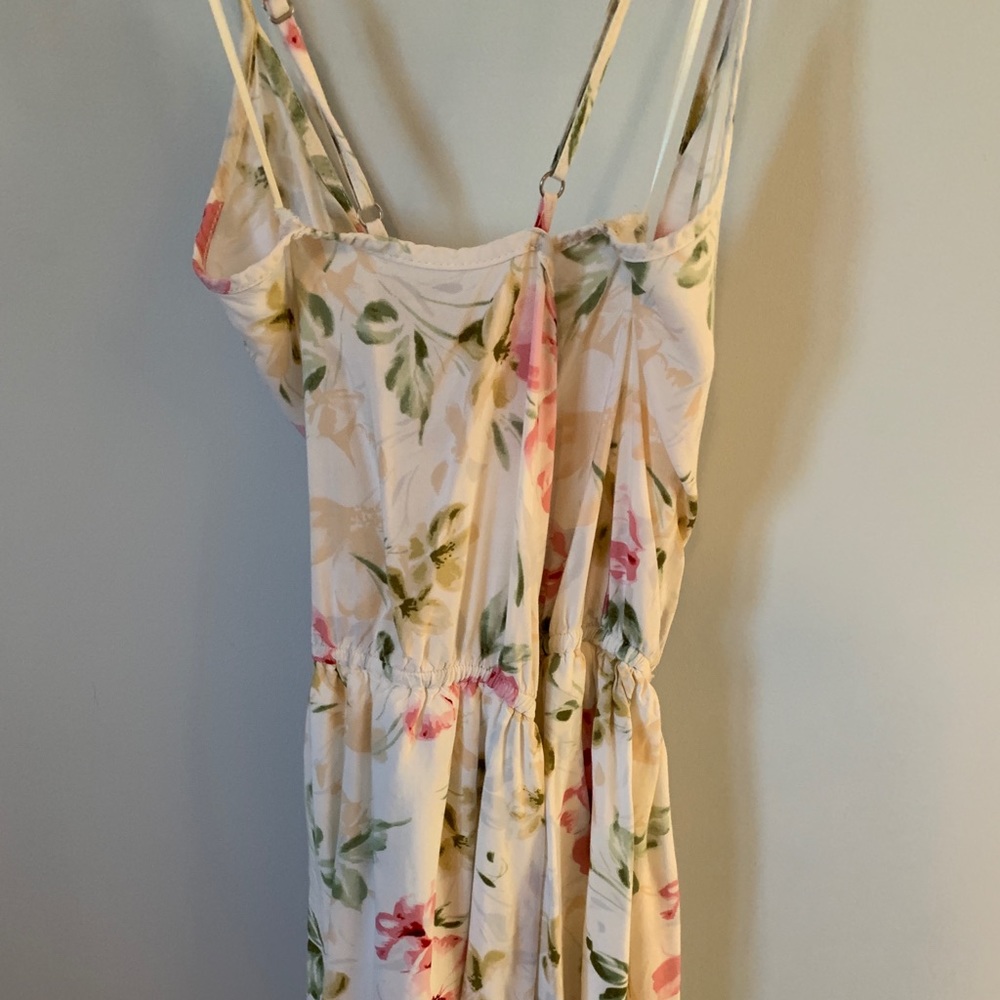 Hollister romper. Only worn twice.
